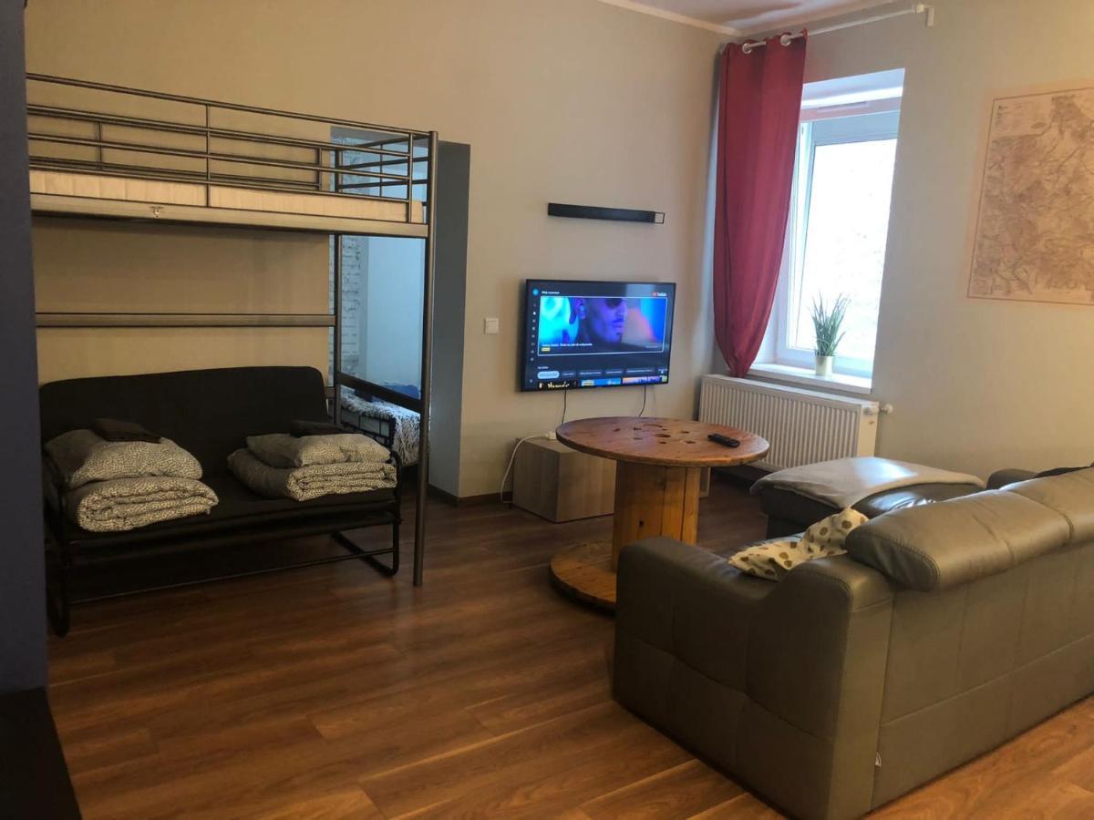 Apartament Srodmiescie 1 Sypialnia Oraz 1 Salon Apartman Wałbrzych Kültér fotó